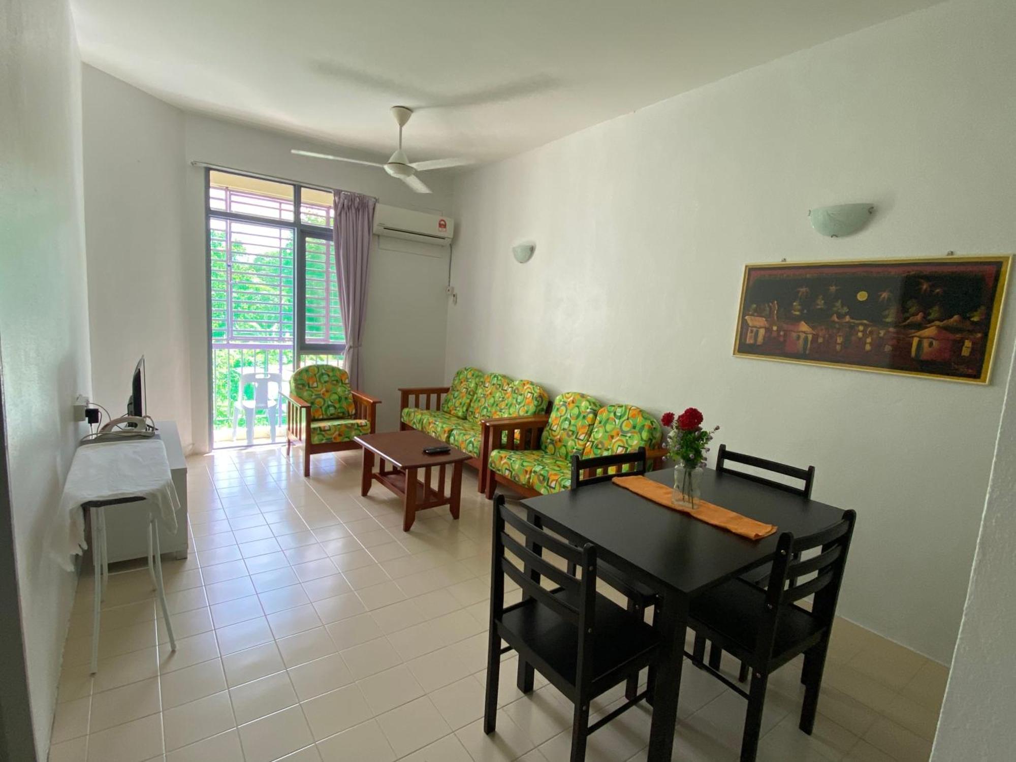 Batu Ferringhi Bayu Emas Apartment Екстер'єр фото
