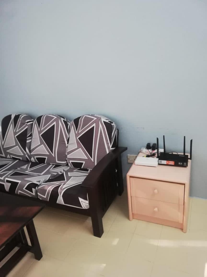Batu Ferringhi Bayu Emas Apartment Екстер'єр фото