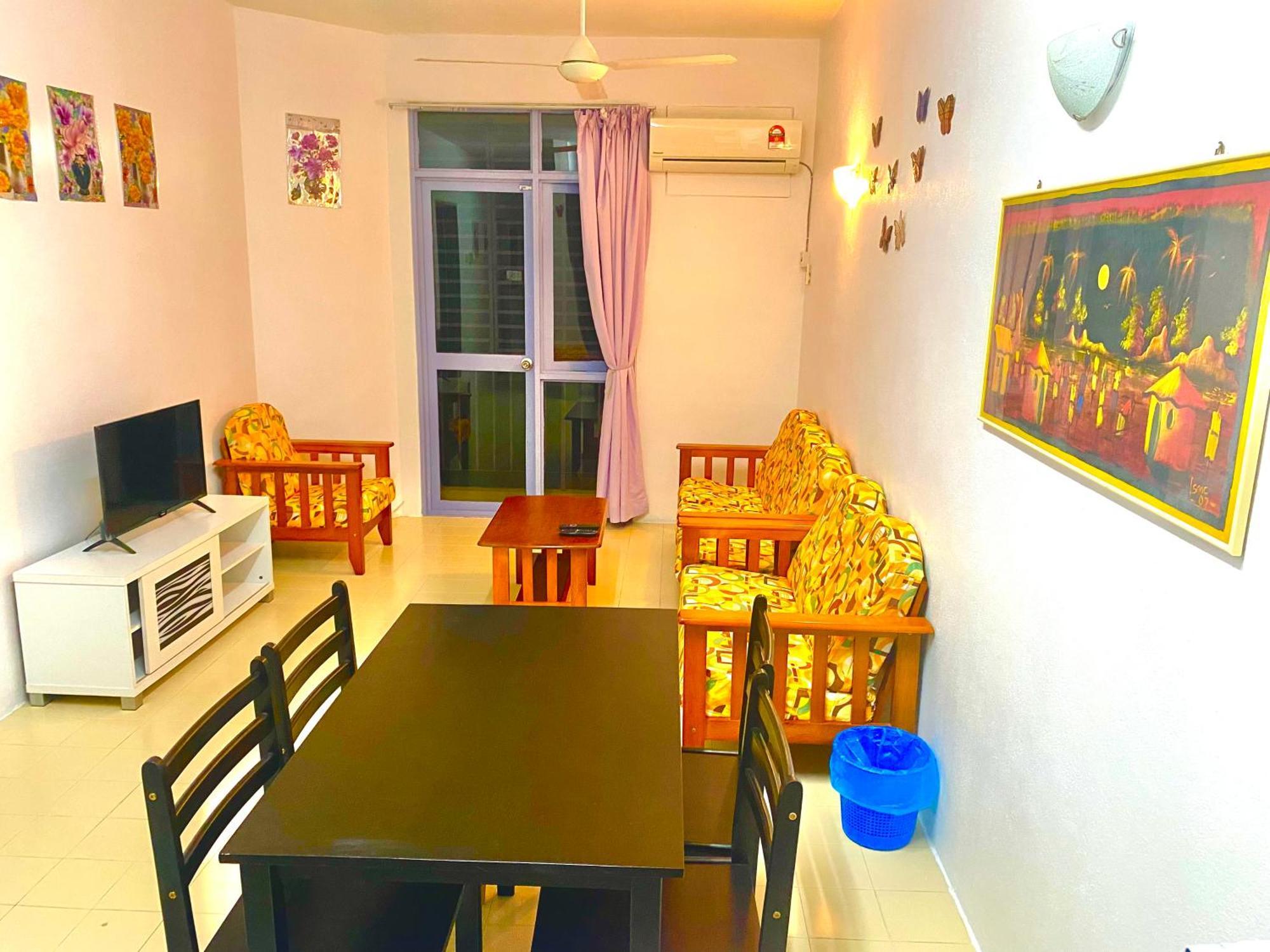 Batu Ferringhi Bayu Emas Apartment Екстер'єр фото