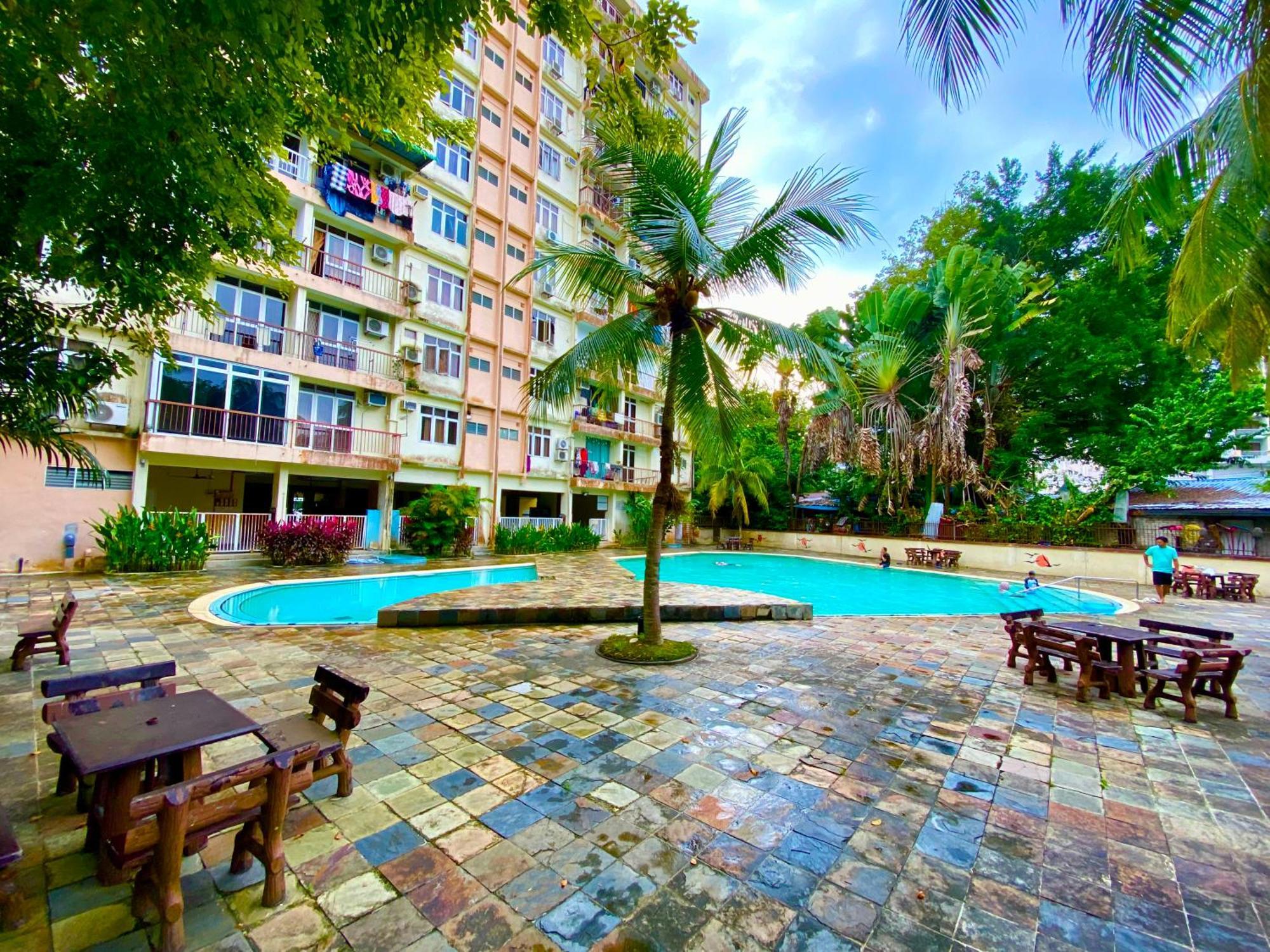 Batu Ferringhi Bayu Emas Apartment Екстер'єр фото