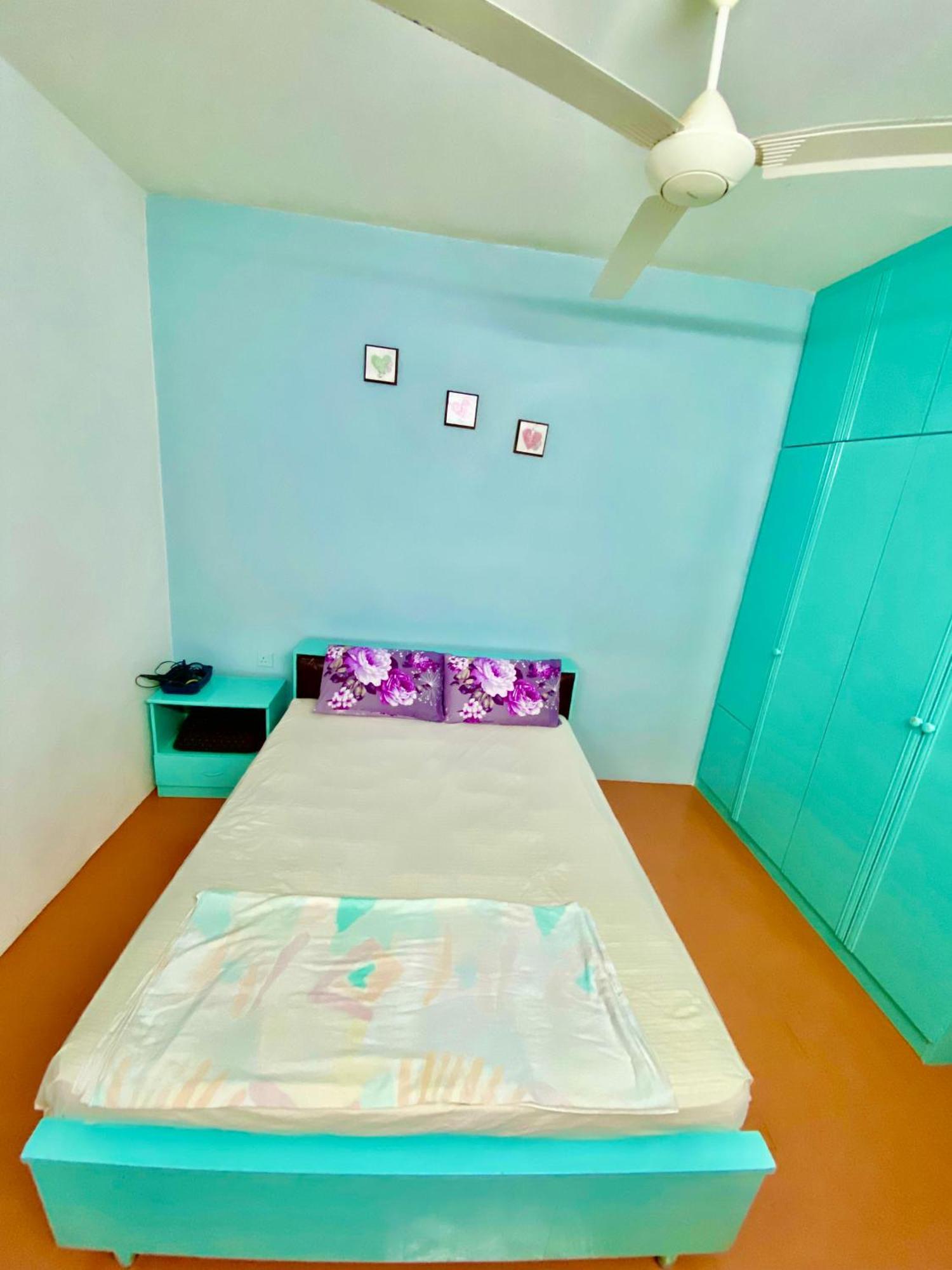 Batu Ferringhi Bayu Emas Apartment Екстер'єр фото